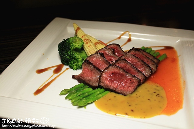 【捷運忠孝敦化】花酒藏 Aplus Dining Sake Bar–酥脆綿密鱈魚地瓜很特別~比目魚鰭邊握香又不油膩! @J&A的旅行 【捷運忠孝敦化】花酒藏 Aplus Dining Sake Bar–酥脆綿密鱈魚地瓜很特別~比目魚鰭邊握香又不油膩!