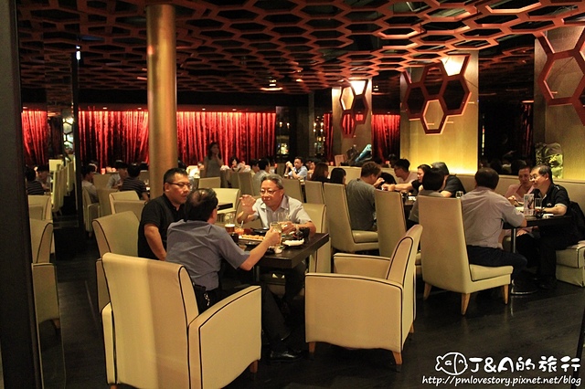 【捷運忠孝敦化】花酒藏 Aplus Dining Sake Bar–酥脆綿密鱈魚地瓜很特別~比目魚鰭邊握香又不油膩! @J&A的旅行 【捷運忠孝敦化】花酒藏 Aplus Dining Sake Bar–酥脆綿密鱈魚地瓜很特別~比目魚鰭邊握香又不油膩!