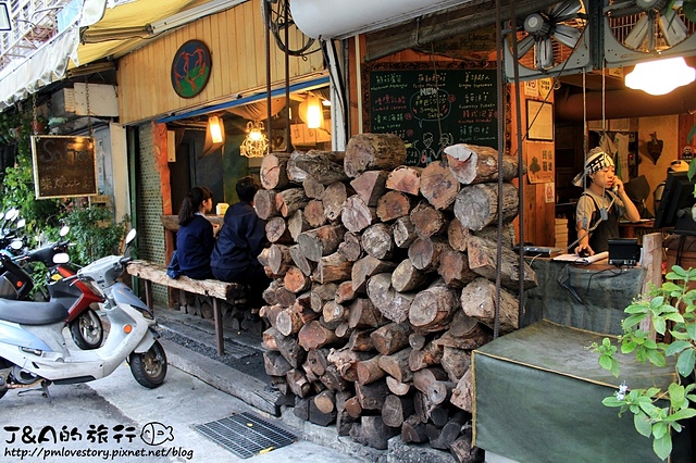【捷運公館】So Free柴燒比薩專賣店–平價窯烤比薩,沉浸在起司海中!超牽絲煙燻乳酪比薩,餅皮帶有淡淡龍眼木香~ @J&A的旅行 【捷運公館】So Free柴燒比薩專賣店–平價窯烤比薩,沉浸在起司海中!超牽絲煙燻乳酪比薩,餅皮帶有淡淡龍眼木香~