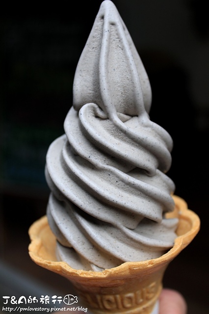 【捷運忠孝敦化】白鬍子 Milk Beard 鮮奶霜淇淋專賣店–必吃威士忌蜂蜜霜淇淋,芝麻霜淇淋好濃郁! 東區美食 銅板美食 @J&A的旅行 【捷運忠孝敦化】白鬍子 Milk Beard 鮮奶霜淇淋專賣店–必吃威士忌蜂蜜霜淇淋,芝麻霜淇淋好濃郁! 東區美食 銅板美食