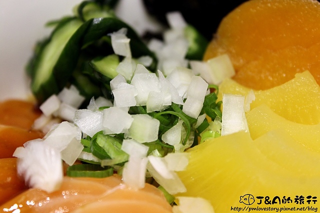 【捷運松江南京】飯樂丼 Fun Rice–創意鮭魚夏威夷丼,鳳梨搭鮭魚生魚片好特別! 飯樂丼自由配 @J&A的旅行 【捷運松江南京】飯樂丼 Fun Rice–創意鮭魚夏威夷丼,鳳梨搭鮭魚生魚片好特別! 飯樂丼自由配