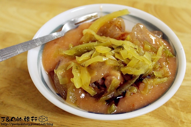 【宜蘭/礁溪】礁溪肉圓配酸菜–礁溪隱藏版小吃 酸菜肉圓。 食尚玩家推薦美食 @J&A的旅行 【宜蘭/礁溪】礁溪肉圓配酸菜–礁溪隱藏版小吃 酸菜肉圓。 食尚玩家推薦美食