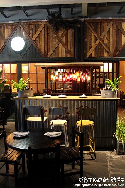 【捷運圓山】太老爺泰式小酒館 THAI LAO YEH–泰式咖哩肥蟹好涮嘴!酸香腸鹹酸特別~ 花博園區 MAJI MAJI集食行樂餐廳 @J&A的旅行 【捷運圓山】太老爺泰式小酒館 THAI LAO YEH–泰式咖哩肥蟹好涮嘴!酸香腸鹹酸特別~ 花博園區 MAJI MAJI集食行樂餐廳