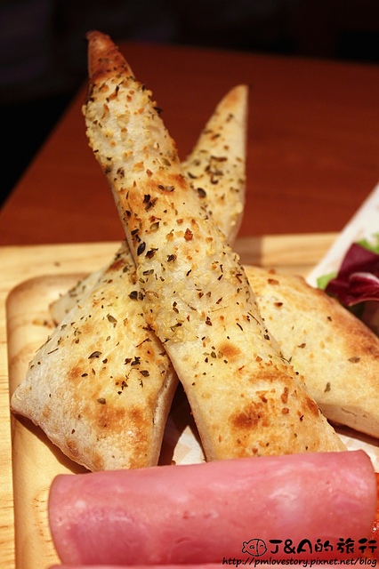 【捷運中山】瓦薩比薩 Vasa Pizzeria–霸氣焗烤龍蝦義大利麵,地瓜芝心餅皮好特別~ 瓦薩比薩中山店 @J&A的旅行 【捷運中山】瓦薩比薩 Vasa Pizzeria–霸氣焗烤龍蝦義大利麵,地瓜芝心餅皮好特別~ 瓦薩比薩中山店