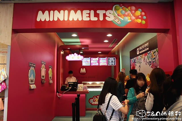 【捷運西門】Mini Melts 粒粒冰淇淋–超大馬卡龍冰淇淋好可愛~限量版甜點只到10月底唷!