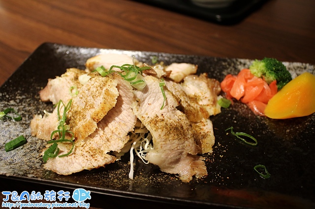【捷運大安】花漁新和風料理–鮭魚丼搭豐富套餐只要260元,味噌湯無限量供應。大安區日本料理/大安聚餐餐廳 @J&A的旅行 【捷運大安】花漁新和風料理–鮭魚丼搭豐富套餐只要260元,味噌湯無限量供應。大安區日本料理/大安聚餐餐廳