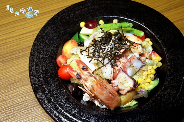 【捷運國父紀念館】三川食事屋–料多手捲60元就吃的到!平日商業午餐170元就有鮭魚定食。San Chuan Japanese Cuisine 附菜單/有包廂日本料理餐廳/延吉街美食 @J&A的旅行 【捷運國父紀念館】三川食事屋–料多手捲60元就吃的到!平日商業午餐170元就有鮭魚定食。San Chuan Japanese Cuisine 附菜單/有包廂日本料理餐廳/延吉街美食