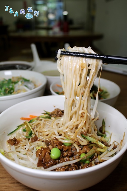 雲謙徽餛飩 黑嚕嚕墨魚餛飩.雙色麻醬抄手讓人眼睛為之一亮~【捷運文湖】內湖美食/內湖小吃 @J&A的旅行 雲謙徽餛飩 黑嚕嚕墨魚餛飩.雙色麻醬抄手讓人眼睛為之一亮~【捷運文湖】內湖美食/內湖小吃