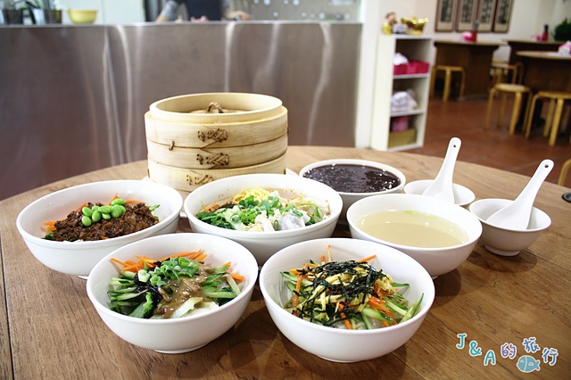雲謙徽餛飩 黑嚕嚕墨魚餛飩.雙色麻醬抄手讓人眼睛為之一亮~【捷運文湖】內湖美食/內湖小吃 @J&A的旅行 雲謙徽餛飩 黑嚕嚕墨魚餛飩.雙色麻醬抄手讓人眼睛為之一亮~【捷運文湖】內湖美食/內湖小吃