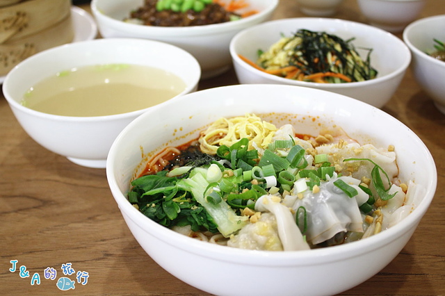 雲謙徽餛飩 黑嚕嚕墨魚餛飩.雙色麻醬抄手讓人眼睛為之一亮~【捷運文湖】內湖美食/內湖小吃 @J&A的旅行 雲謙徽餛飩 黑嚕嚕墨魚餛飩.雙色麻醬抄手讓人眼睛為之一亮~【捷運文湖】內湖美食/內湖小吃