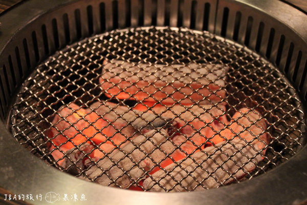 【捷運忠孝復興】虎 炭火燒肉–貼心親切的服務,盡情享受美味的食物 @J&A的旅行 【捷運忠孝復興】虎 炭火燒肉–貼心親切的服務,盡情享受美味的食物