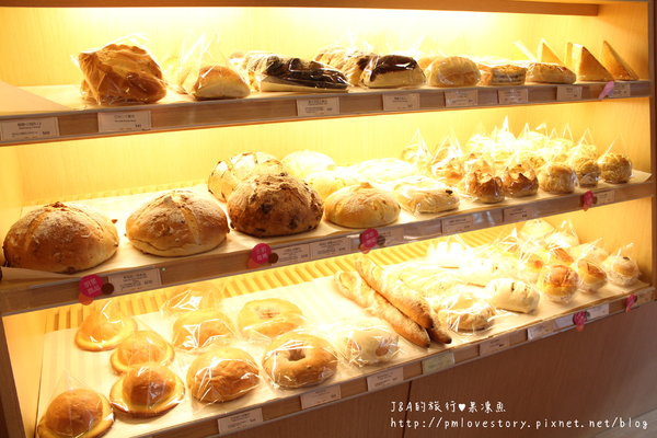 【捷運忠孝敦化】elite deli–將珍珠奶茶包入麵包裡? @J&A的旅行 【捷運忠孝敦化】elite deli–將珍珠奶茶包入麵包裡?