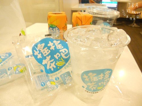 【超商點心】全家–搖搖茶吧之熱帶水果茶 酸酸甜甜的好滋味 @J&A的旅行 搖搖茶吧:【超商點心】全家--搖搖茶吧之熱帶水果茶 酸酸甜甜的好滋味