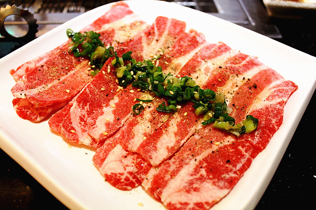【捷運西門】三朵花炭火燒肉‧鍋物–韓國烤肉、燒肉、火鍋 吃到飽 @J&A的旅行 【捷運西門】三朵花炭火燒肉‧鍋物–韓國烤肉、燒肉、火鍋 吃到飽
